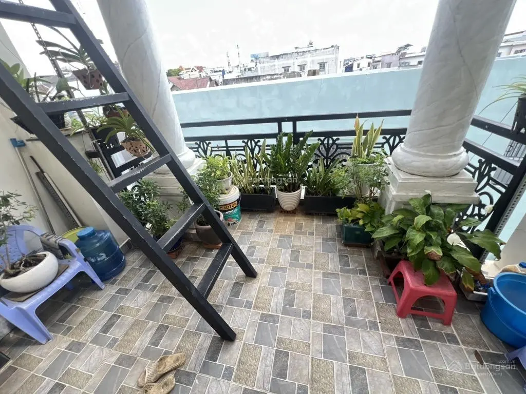 Siêu phẩm 4 tầng view sông _ hiếm có khó tìm _ ngay landmart 81!