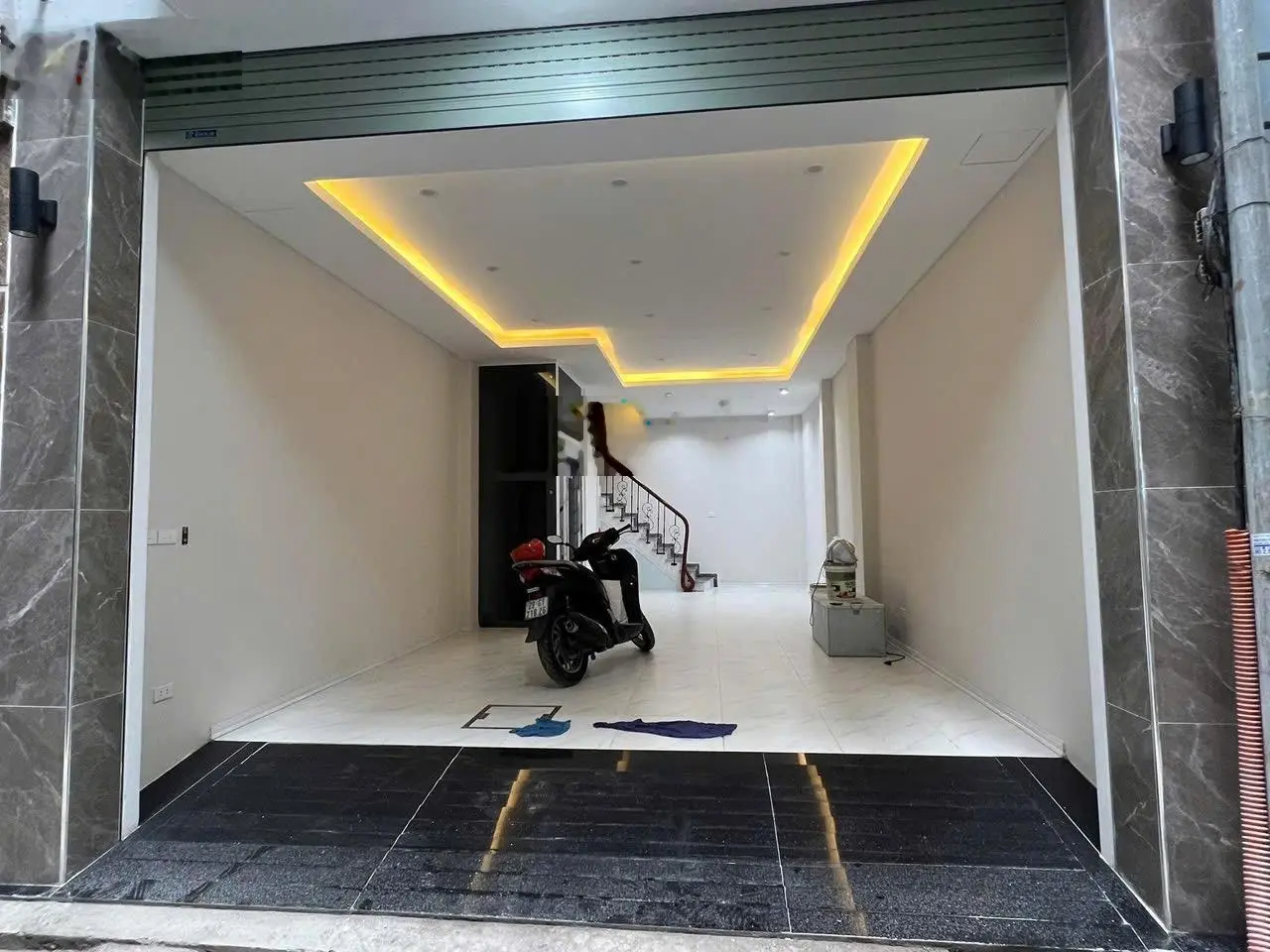 Thanh Xuân siêu phẩm đẹp thang máy ô tô vào nhà 50 m2 - 6 tầng - chỉ 16.7 tỷ