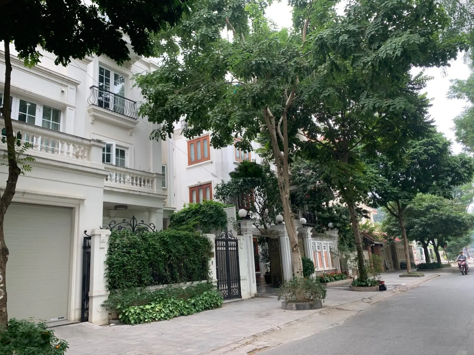 Bán biệt thự Mỹ Đình 2 diện tích 130 m ,180 m , 200 m , 220 m đẹp nhất mới nhất giá rẻ.