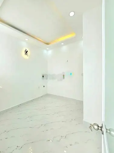Nhà đẹp 2 lầu có sổ hồng, gần chợ gần quận 7
