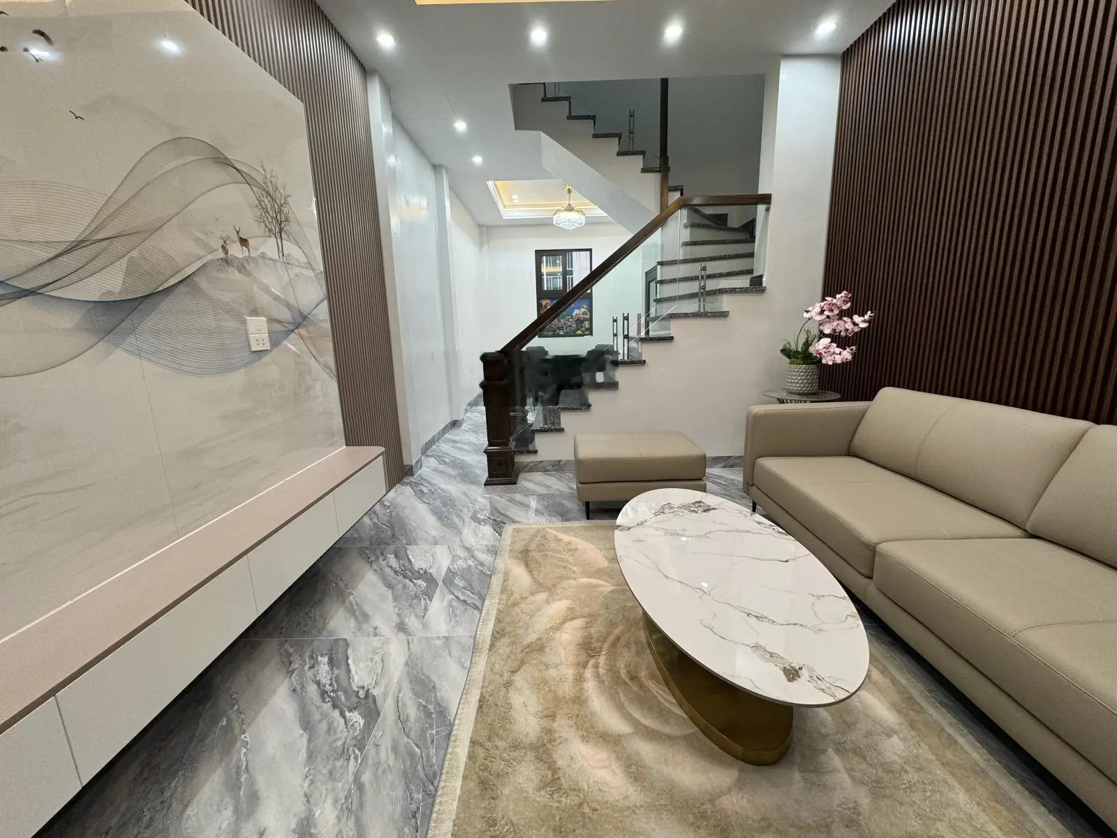 Nhà đẹp phân lô 2 mặt ngõ thoáng vĩnh viễn Chùa Láng Đống Đa - Gần ĐH Ngoại Thương diện tích 45m2