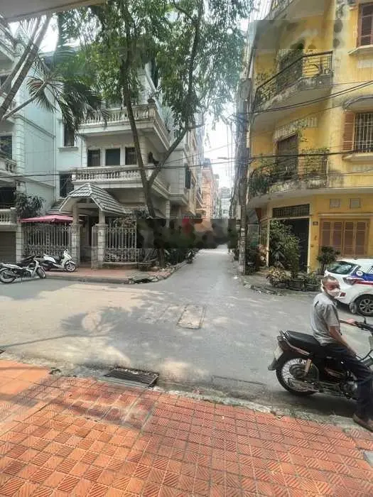 Phân lô víp siêu hiếm phố quan nhân- vỉa hè - gara, oto tránh và dừng đỗ - 2 thoáng