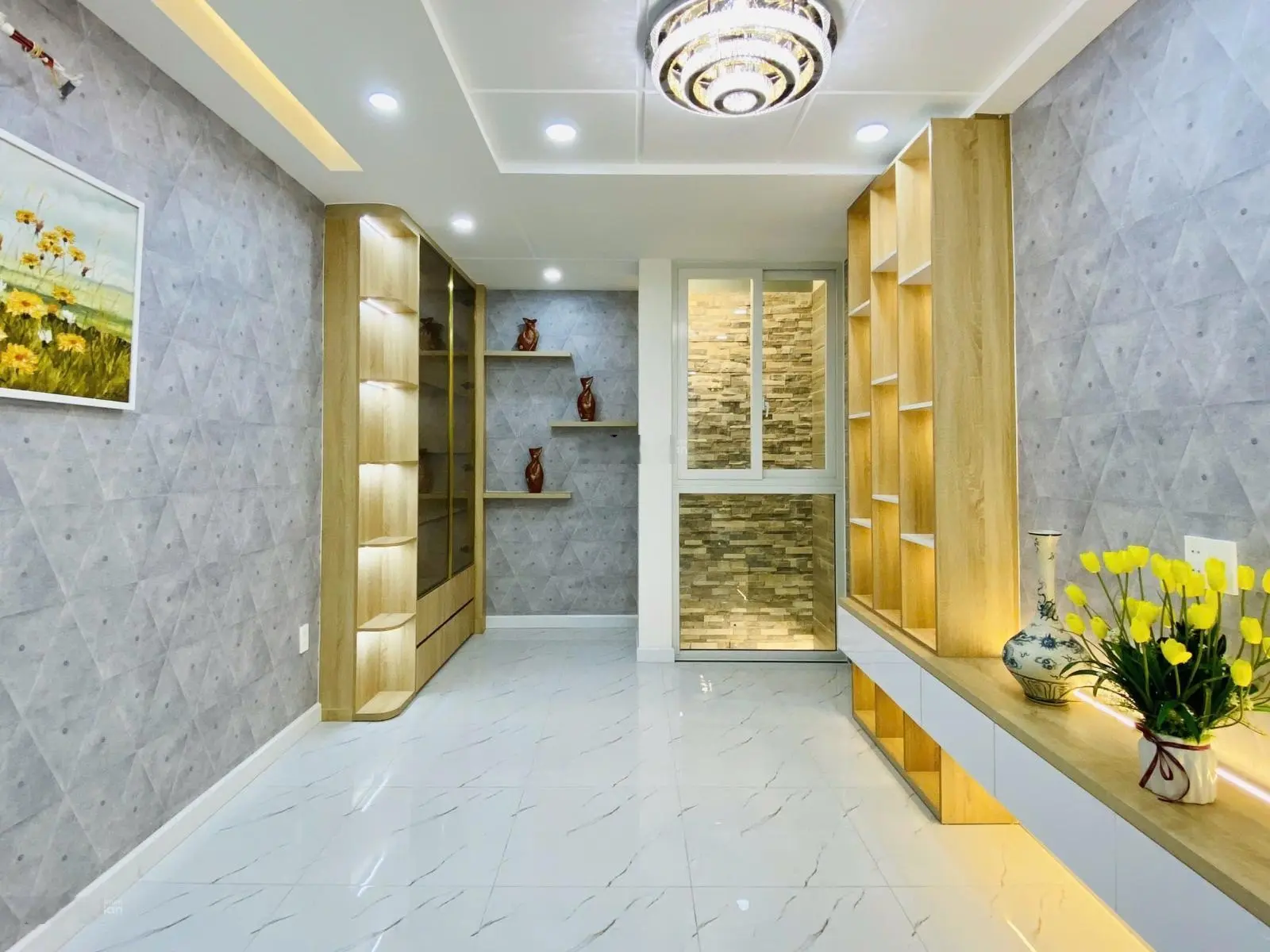 Bán Nhà Mặt Tiền Kinh Doanh giá như trong hẻm Nguyễn Duy Cung P12 Full nội thất 4tầng 5pn 6wc