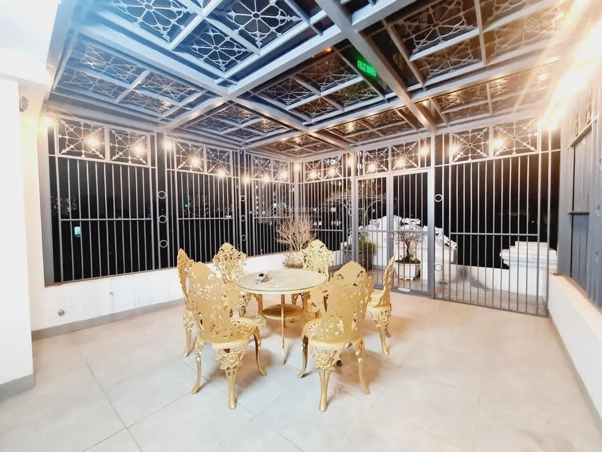 Bán Nhà Hoàng Mai, Hoàng Mai . DT 70m2 6T Mặt Tiền 4,8m. giá: 12.5 tỷ. LH :0383 426 ***