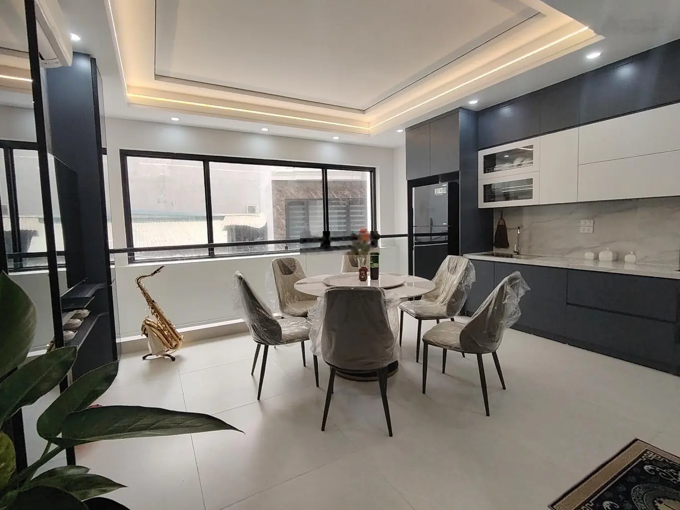 Bán nhà mới xây 7 tầng thang máy lô góc full nội thất ngõ nguyễn văn cừ bồ đề 42m mt 5,2m