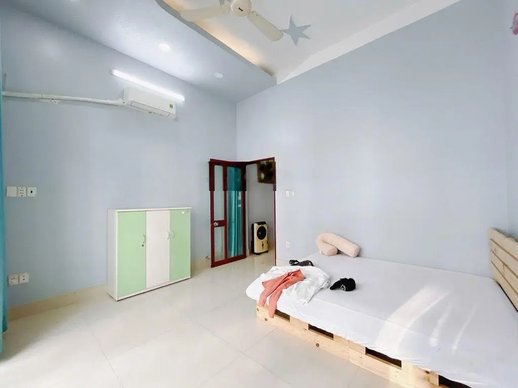 Xe hơi đậu trong nhà 4 tầng btct 60m2- 4,4*14- huỳnh tấn phát q7- chỉ nhĩnh 6 tỉ còn