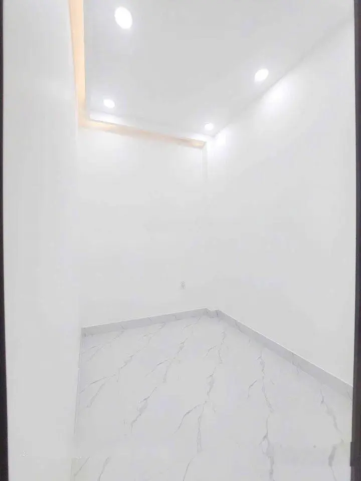 BÁN GẤP ĐỂ ĐI NƯỚC NGOÀI, Đ. SỐ 30, GÒ VẤP, [58M2_3tỷ3_2tầng_SHR] HXH, Hợp Đồng Thuê 10tr/tháng.