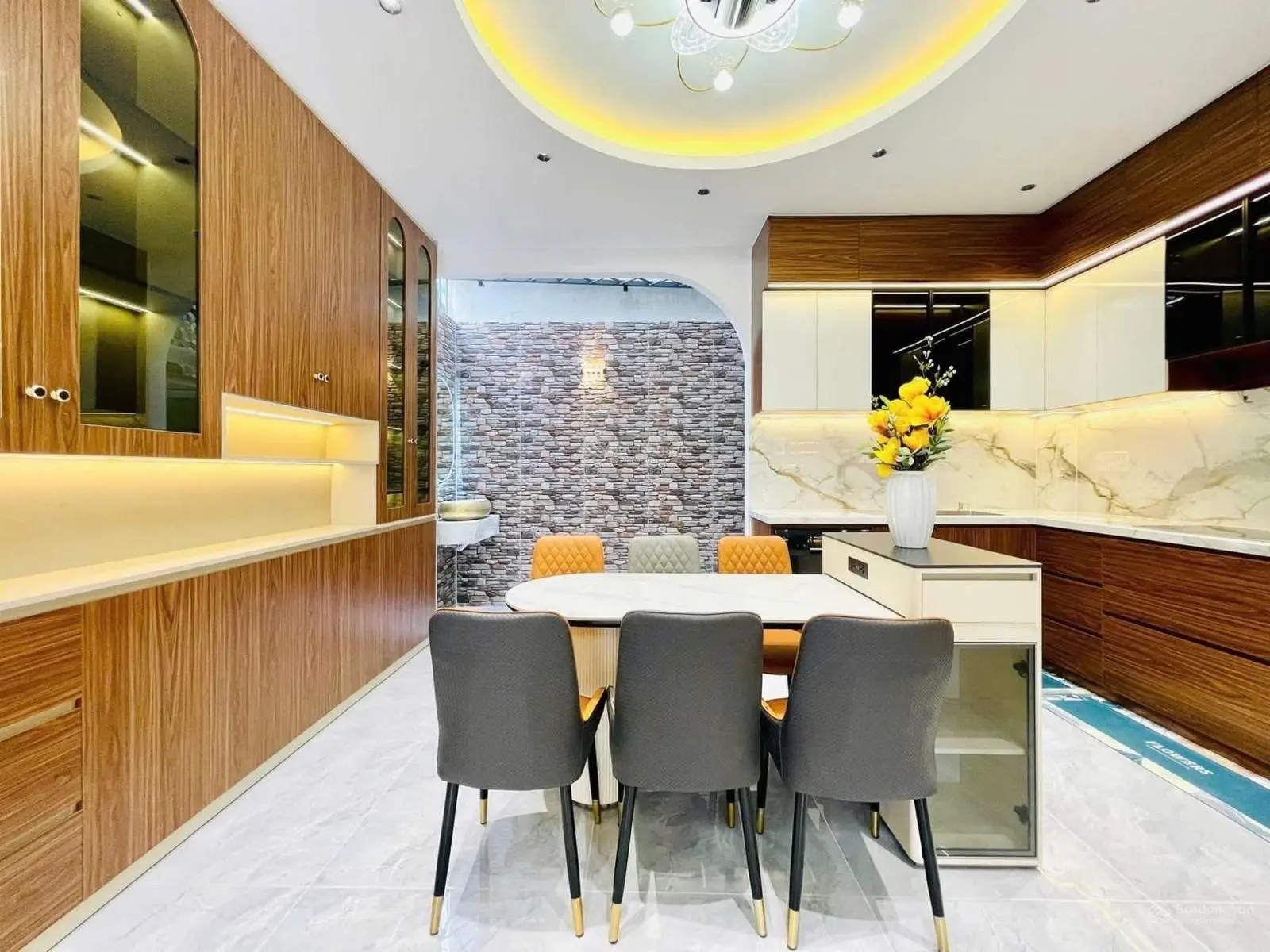 Cần tiền, bán gấp, nhà Quận 2 Nguyễn Văn Kỉnh, 60m2 (4PN 5WC), Hẻm 5m, SHR, Chuẩn Pháp Lí