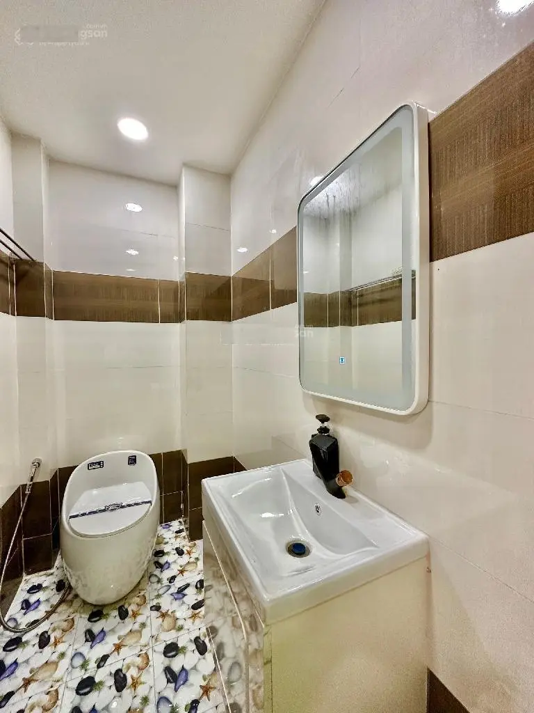 SIÊU PHẨM Quận Tân Bình 4 Tầng Đẹp Hơn Cả NGỌC TRINH - Phạm Văn Bạch - Có GARA oto riêng, chỉ 8 Tỷ