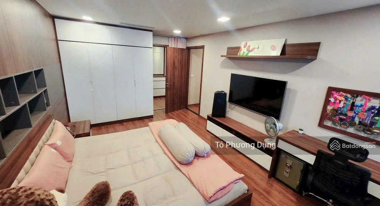 Bán căn hộ penthouse Eco Green - DT 200m2 - full nội thất cao cấp - sổ đỏ trao tay vào ở ngay