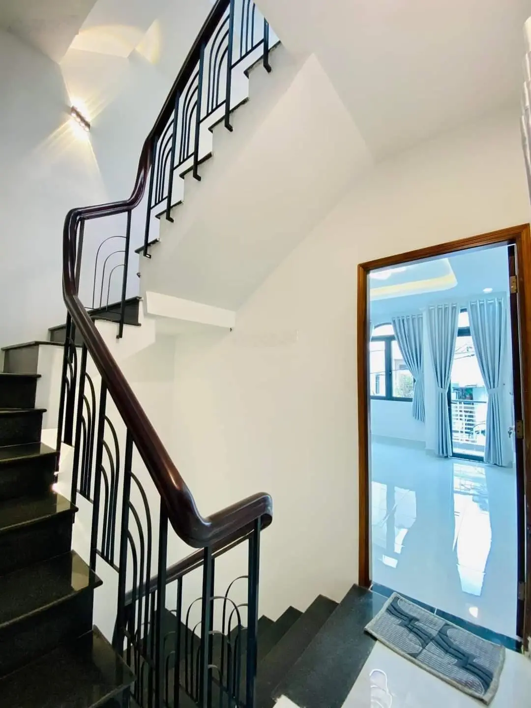 Chủ cần tiền bán gấp nhà HXH Trần Hữu Trang, P10, Phú Nhuận, DT 86m2, sổ riêng