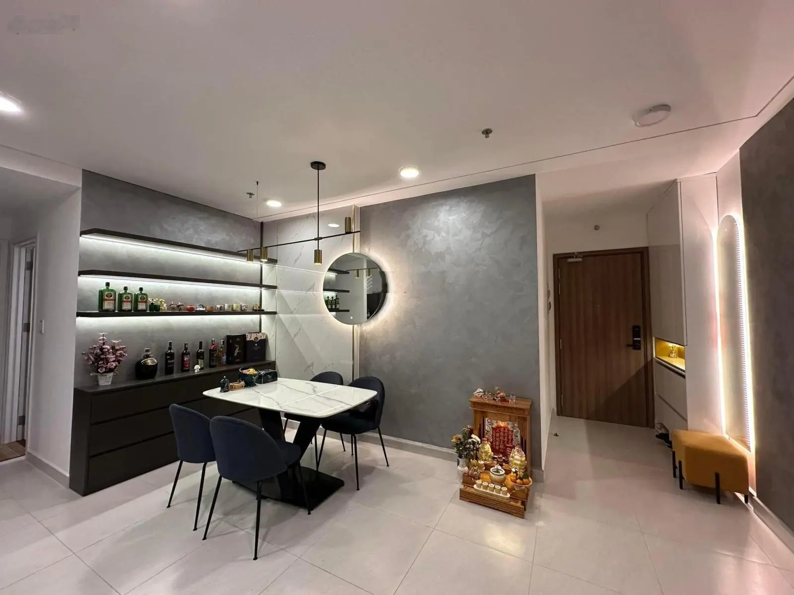 Bán căn hộ Wilton Tower Q. Bình Thạnh 68m2, 2PN 2WC, view thành phố, Giá 2 Tỷ 070 kèm nội thất, SHR