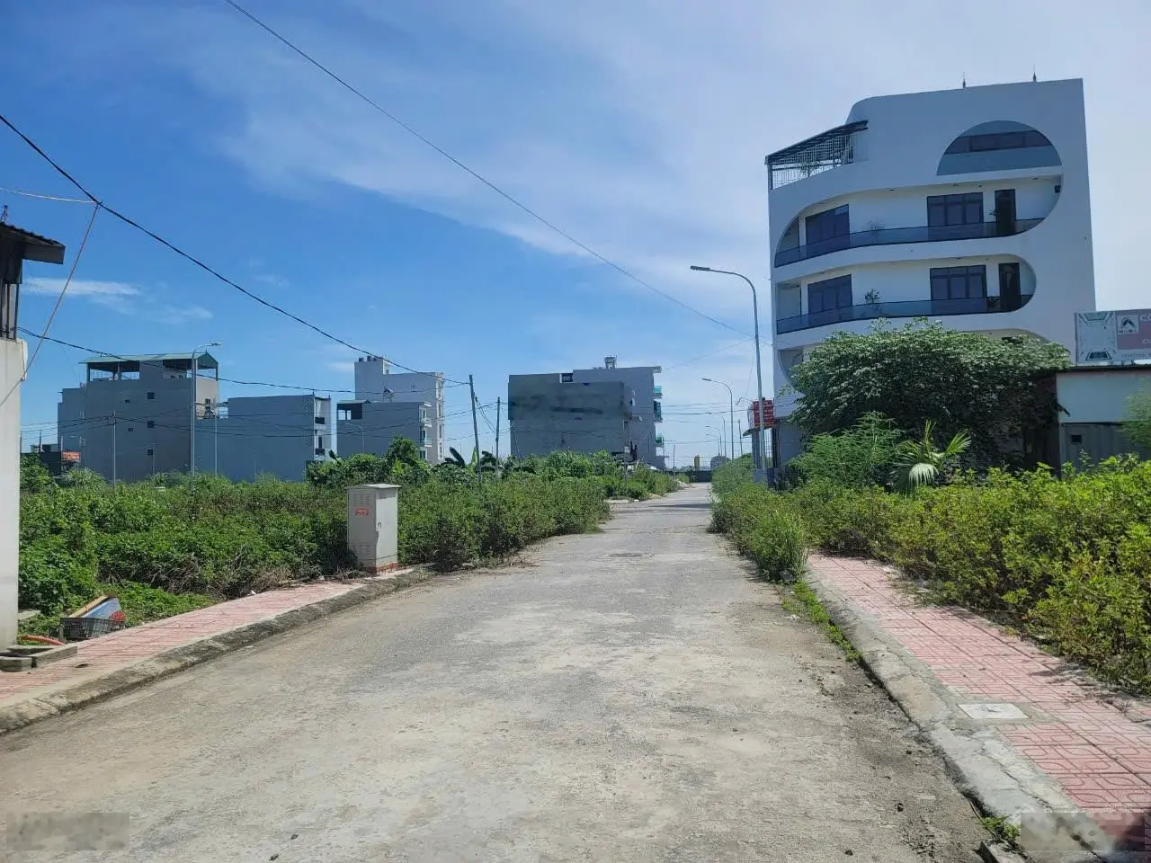 Cc cần chuyển nhượng lô đất dv song phương...vị trí đẹp...trục chính kết nối lk8 và dự án mailand