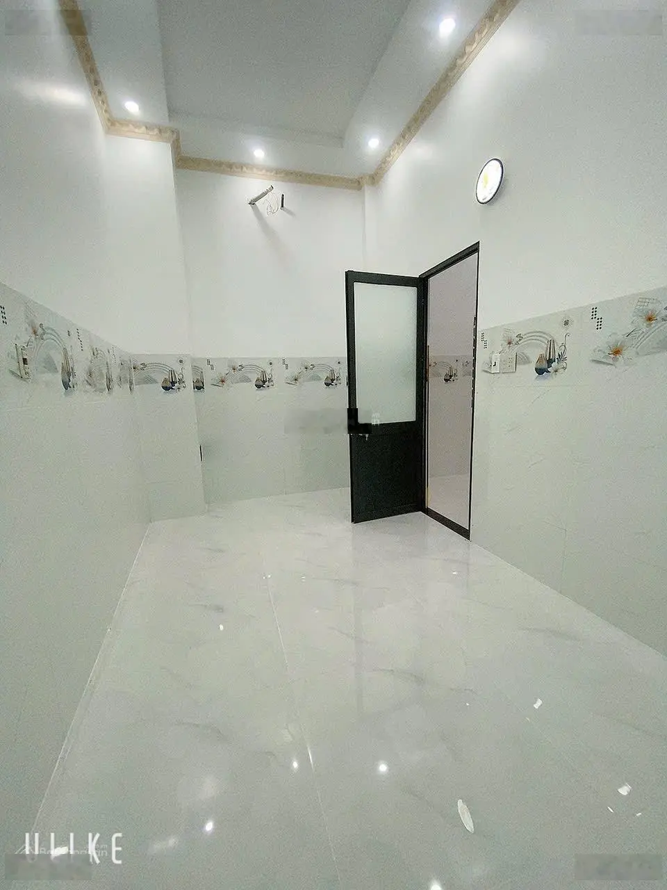 Bán nhà lầu mới 100% sổ hoàn công nhà 3 p ngủ vị trí góc 2 mặt tiền lộ oto đậu trước nhà