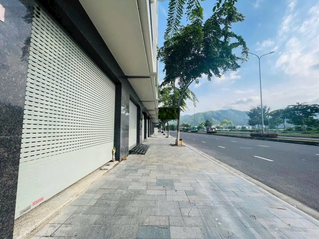Nhà shophouse 4 tầng mặt tiền kinh doanh đường Võ Văn Kiệt A1 KĐT VCN Phước Long, có sổ hồng