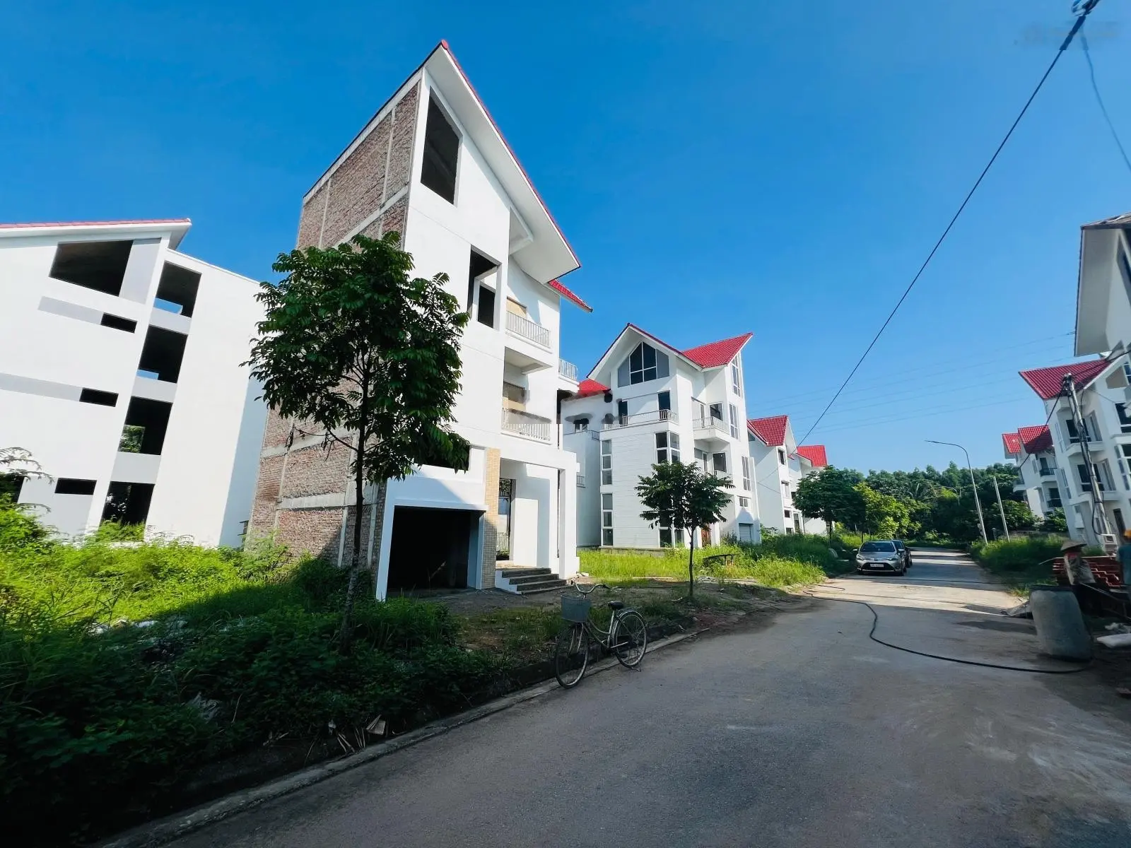 Bán biệt thự 290m2 giá đất chỉ 50tr/m2 quá rẻ. Làm việc chính chủ. Liên hệ 0962 204 ***