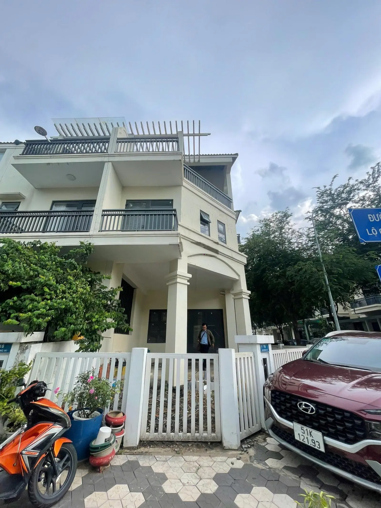 CẦN BÁN BIỆT THỰ SENTURIA 150M CĂN GÓC 2 MẶT VIEW CÔNG VIÊN CHÍNH CHỦ