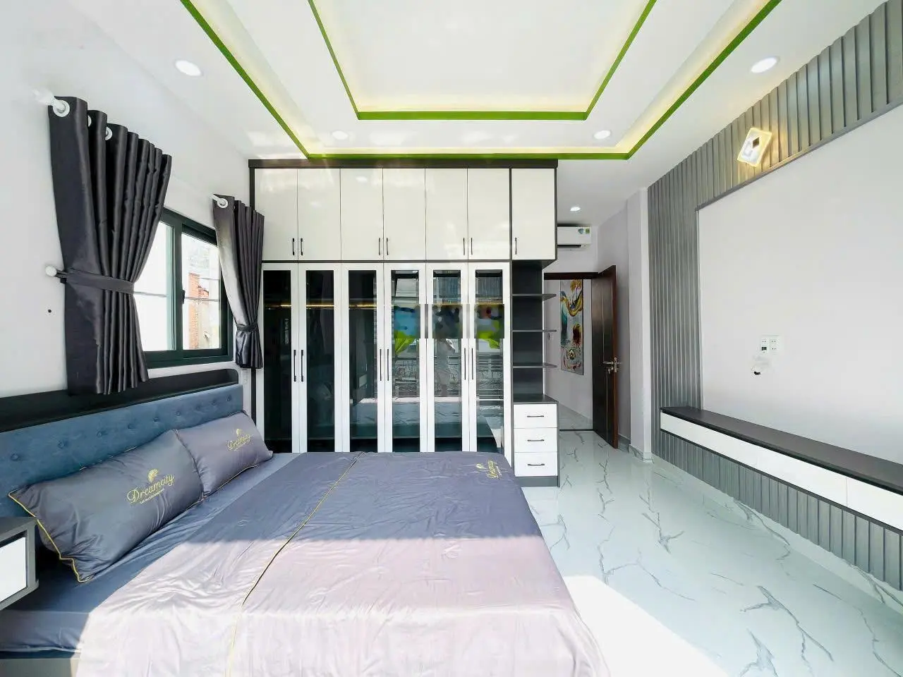 Chỉ 7tỷ5, diện tích 60m2 và 3 phòng ngủ. cần bán gấp nhà đẹp đường Thích Quảng Đức, P.5 Phú Nhuận