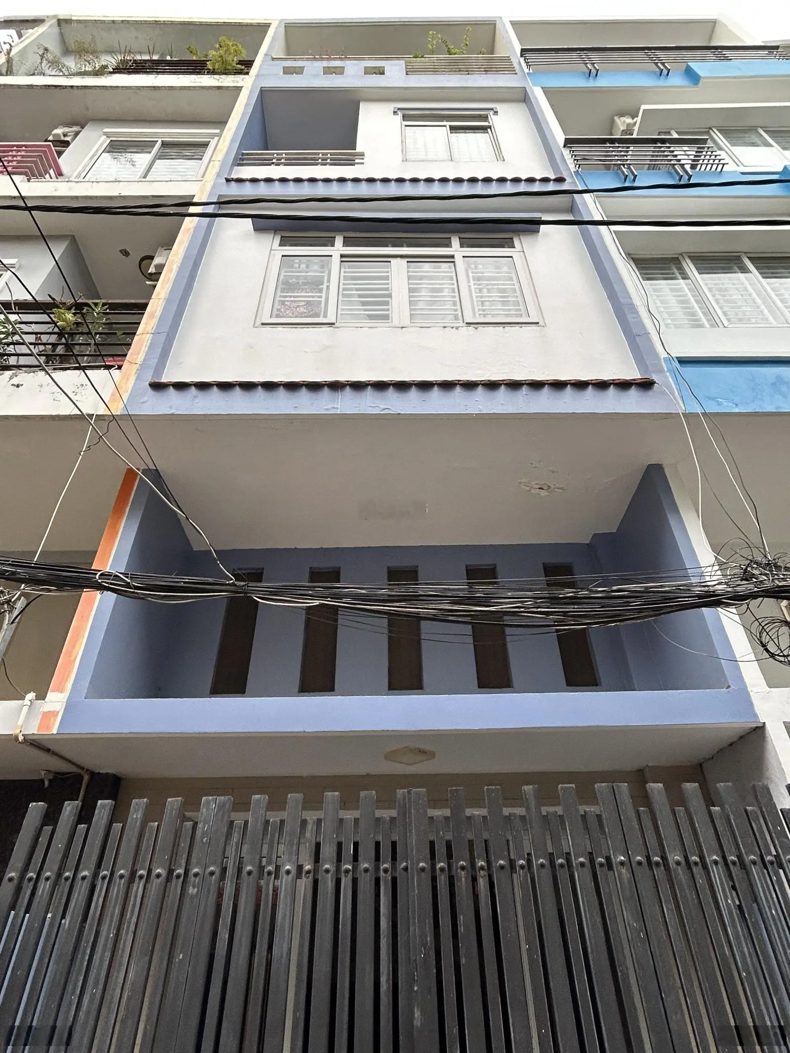 Ô tô ngủ trong nhà - 5 tầng - vừa ở vừa cho thuê