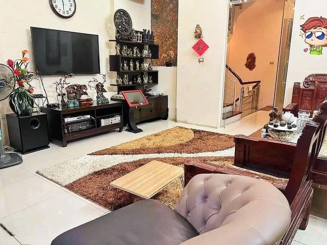 Bán BT liền kề Nguyễn Văn Huyên, Cầu Giấy.Dt 92 m2, 4 tầng , MT= 5,8 m, SĐCC , giá 26,9 tỷ.