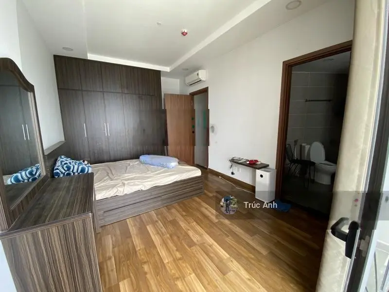 Chính chủ cần bán gấp căn hộ Viva Riverside Q6, DT 75m2, 2 PN, 2WC, Giá 1 tỷ 850 triệu.