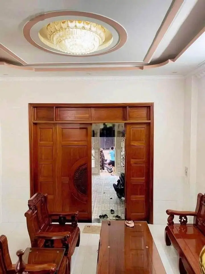 Chủ gửi bán nhà 1 trệt 1 lầu phường Đông Hòa, Dĩ an. DT 100m2. Gần siêu thị BigC. Đang cho thuê.SHR