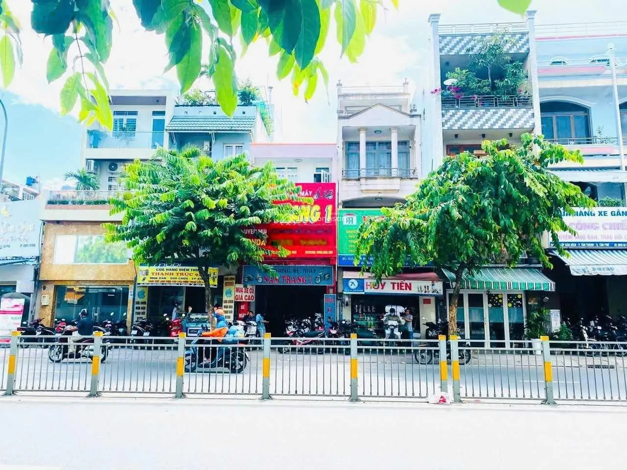Mặt tiền kinh doanh Lũy Bán Bích kế Trương Vĩnh Ký. DT 4.2x20m, đúc 4 lầu. Giá 17.1 tỷ