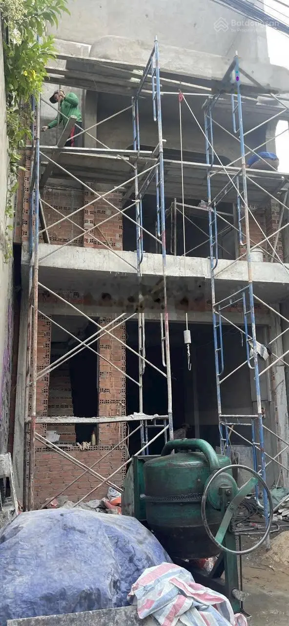 Bán Nhà riêng tại Phường Dĩ An, 4,5 tỷ, 92,5 m2, 3PN, 3WC, nội thất đầy đủ, đang hoàn thiện