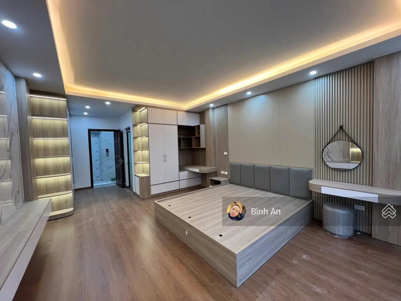 Chủ cần bán gấp nhà phân lô oto tránh vị trí đẹp cực thoáng ngõ thông bàn cờ. Diện tích 55m 16,9 ty