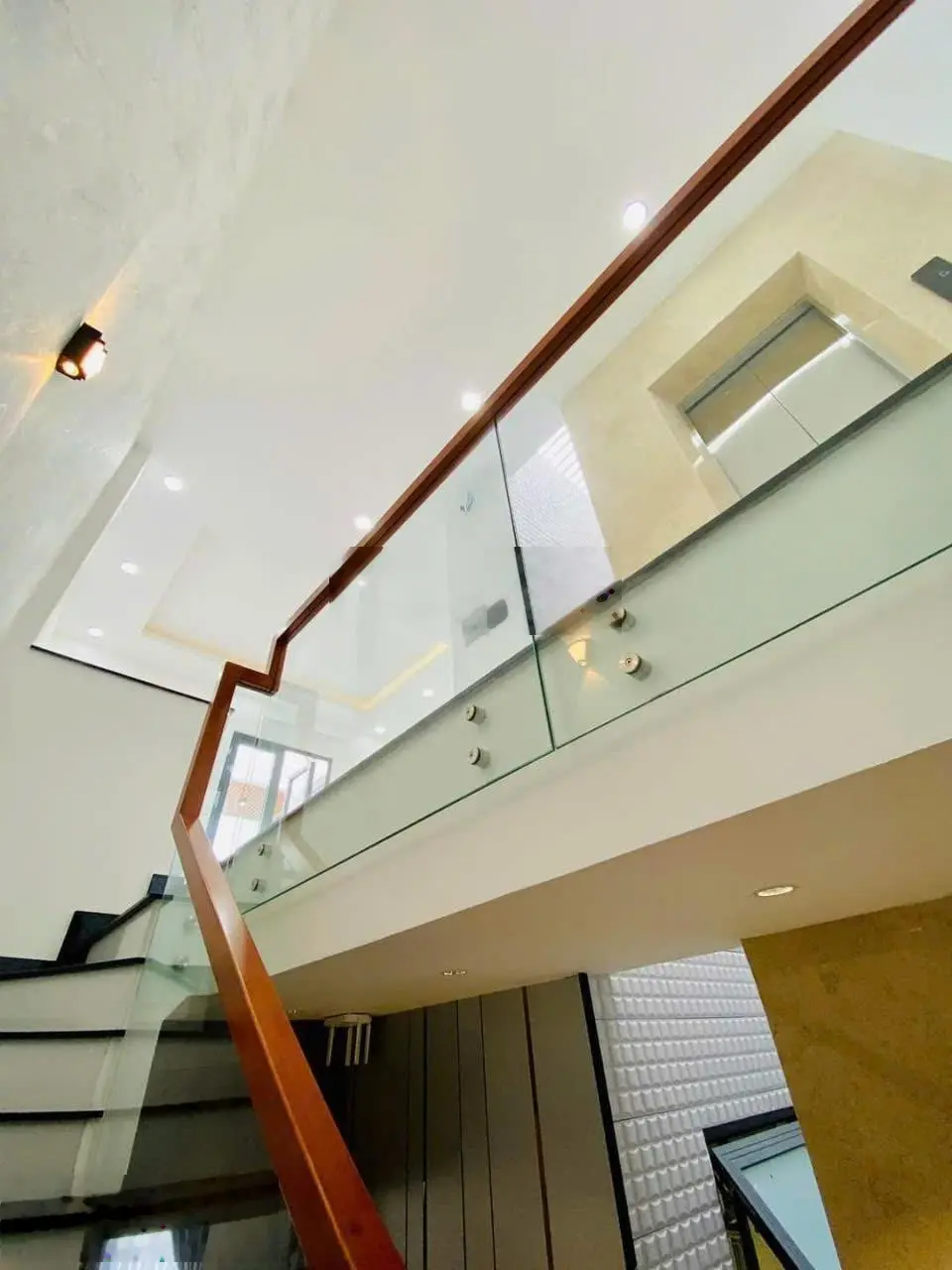 2 Căn siêu phẩm mặt tiền, Nguyễn Văn Khối P11, 4m x 19m. 5 lầu - thang máy=14 tỷ