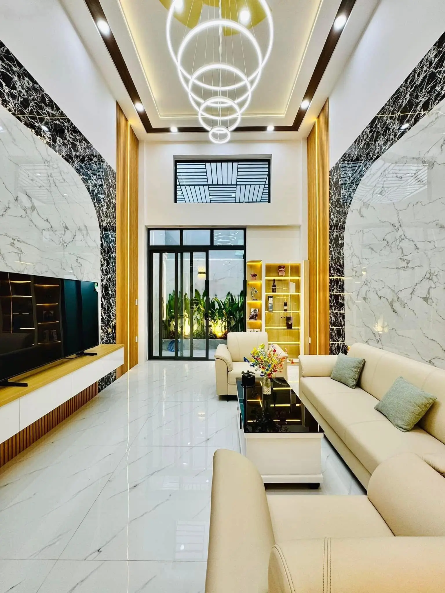 Nhà mới dọn ở liền ngay đường Quốc Hương, Q2 - Giá 3 tỷ 550 / 80m2. Sổ chính chủ. Xe hơi trong nhà