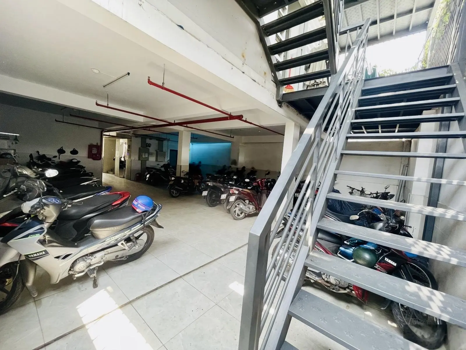 1,4 tỷ/ năm, CHDV 31 phòng ngày chợ 39 Bình Trưng Tây Q2, chuẩn pccc, đường ô tô 7 chỗ ra vô