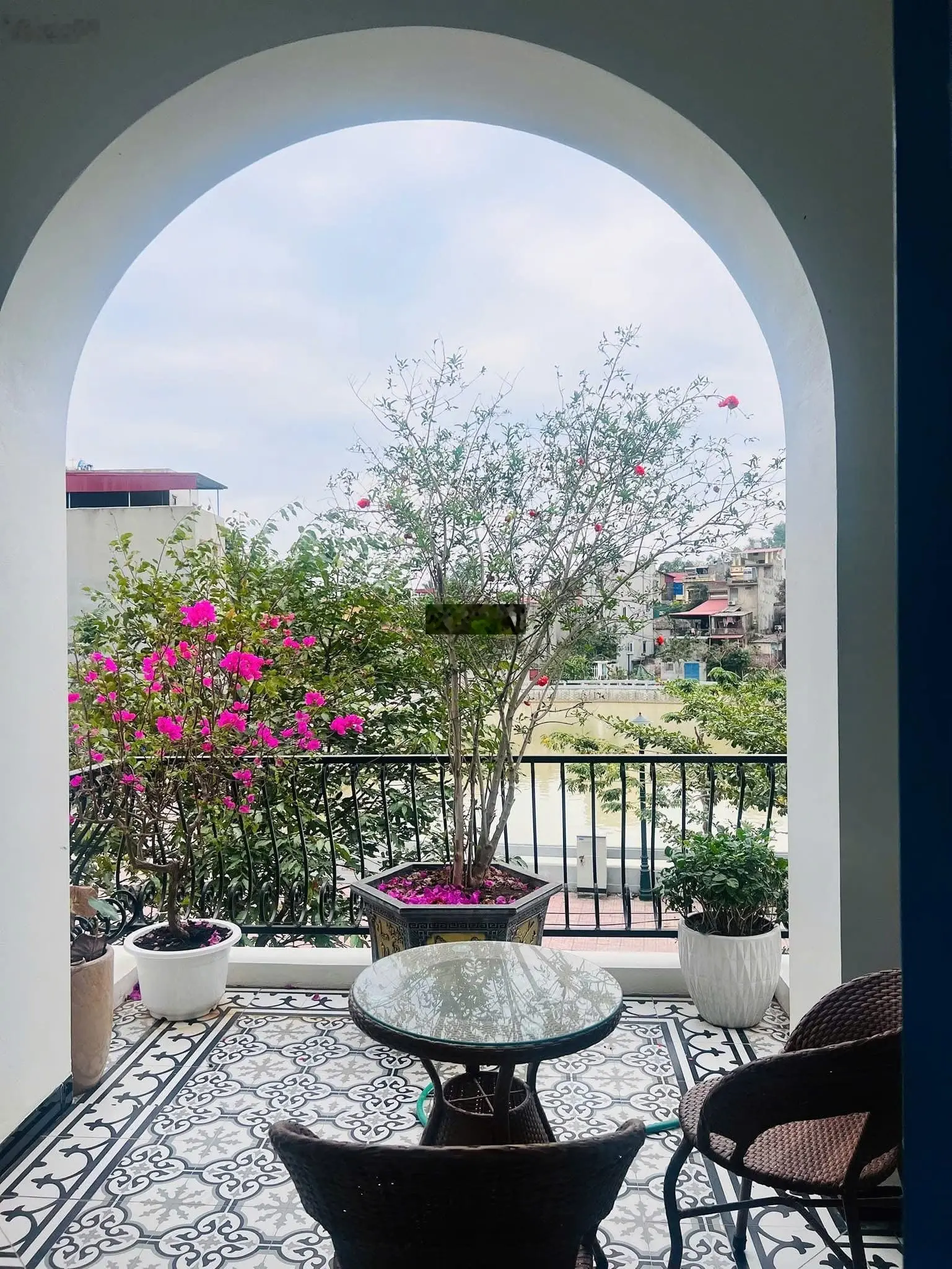 Cần bán căn Nhà mới tinh đẹp mộng mơ nhìn hồ nhỏ mát mẻ tại Đồng Soi, tp BN. Giá thỏa thuận