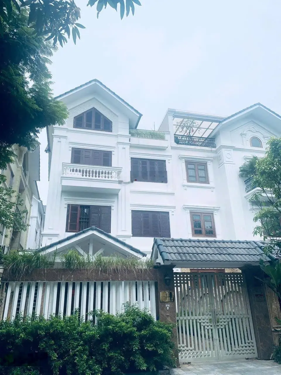 Biệt thự sân vườn Hồ Văn Quán, Hà Đông. Chủ mong bán nhanh. 240m2, 4 tầng, có hầm. 63.5 tỷ