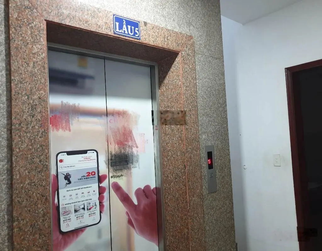 CHDV gần CV Làng Hoa - 106m2 - 7 Tầng - có hầm và Thang Máy - khoán 60tr/tháng - chỉ 16,9x tỷ