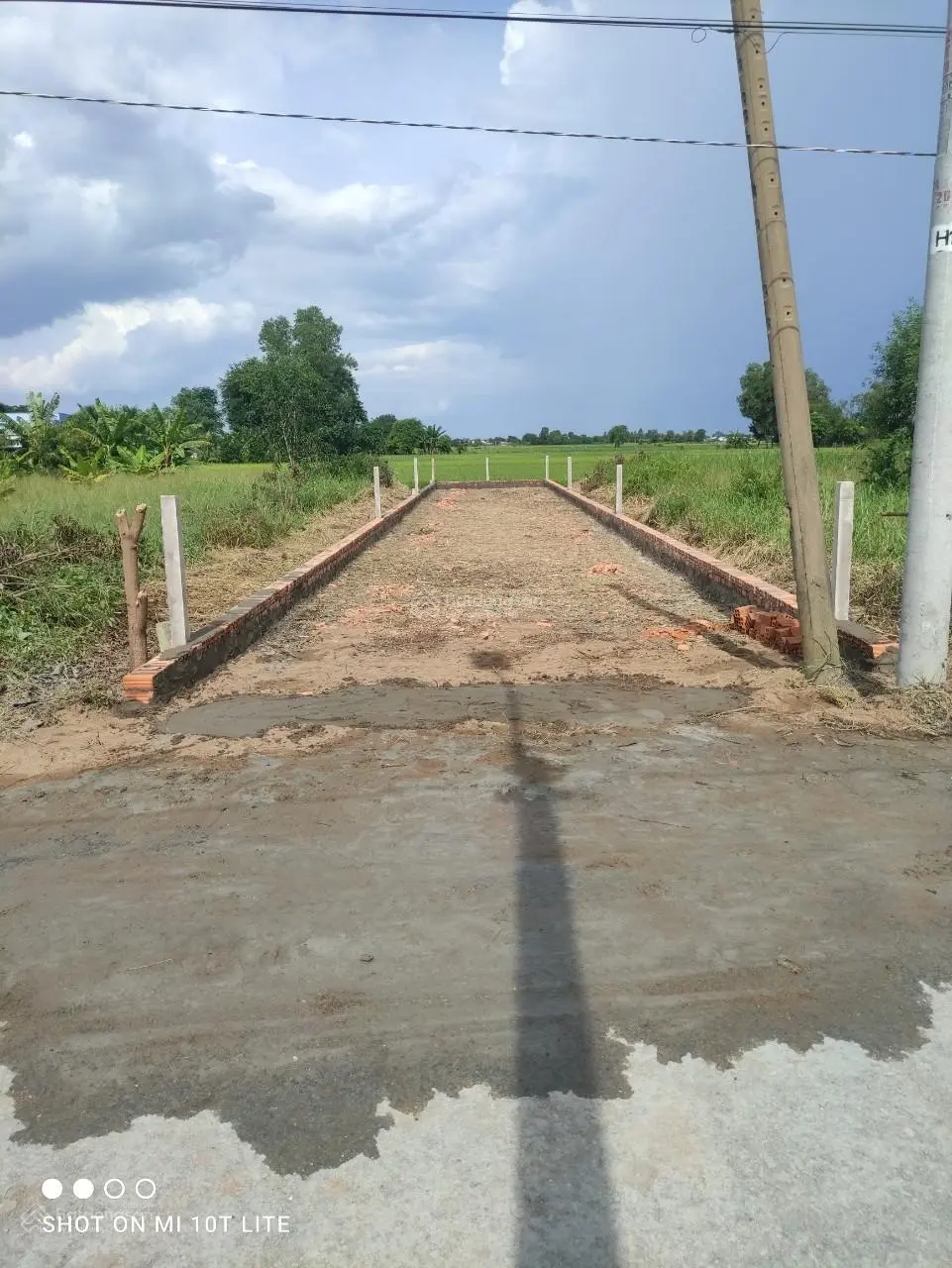 Bán 100m2 đất thổ cư. Mặt tiền đường Đinh Đức Thiện. Sổ riêng
