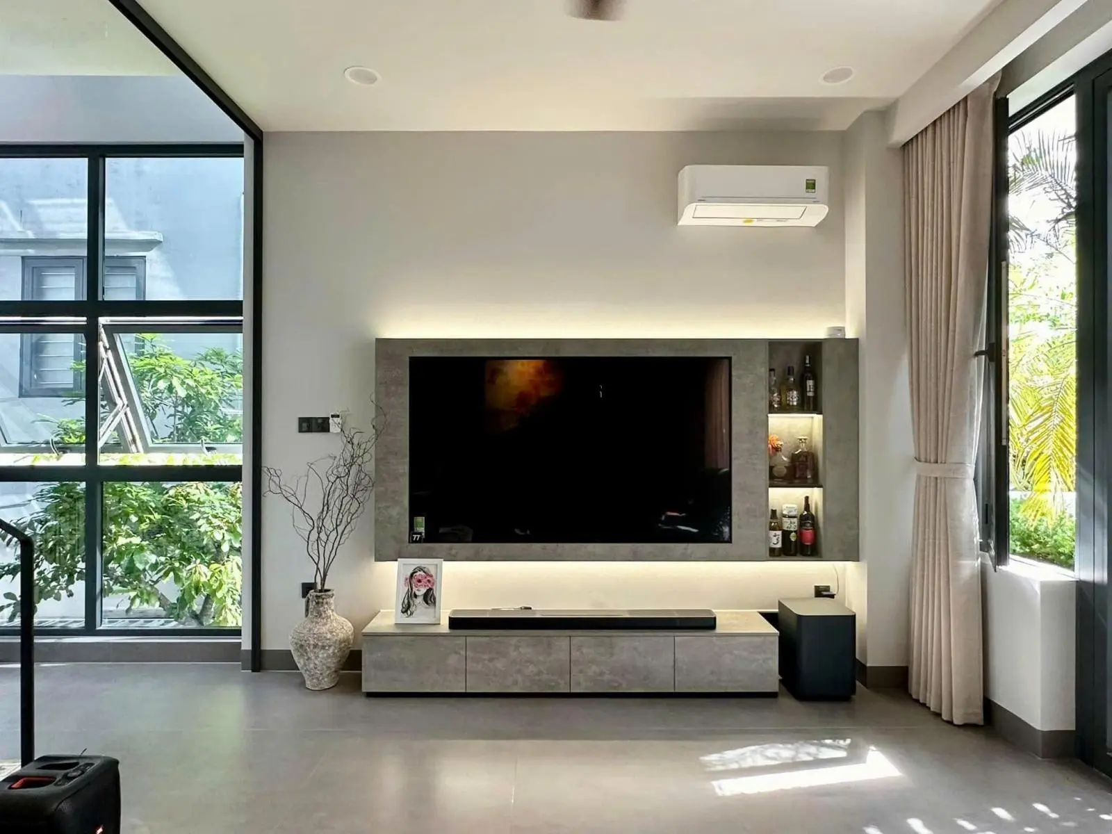 Bán biệt thự đẹp tại Nguyễn Văn Hưởng, Thảo Điền, Quận 2 DT 370m2 1T1L sân vườn rộng giá 52 tỷ TL