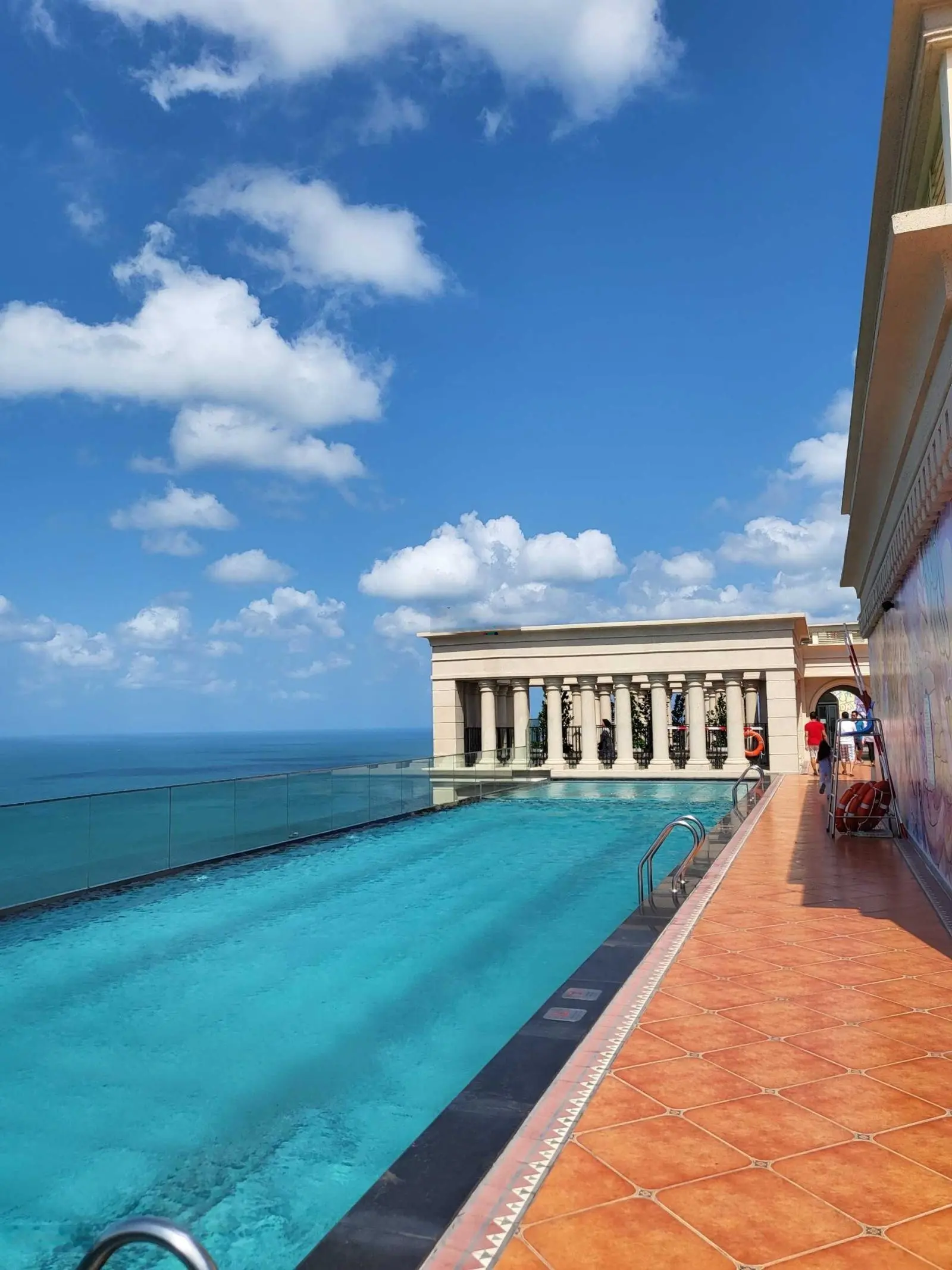 Bán căn 1 ngủ chung cư Hillside - full nội thất, view biển - giá bán 3, x tỷ bao phí