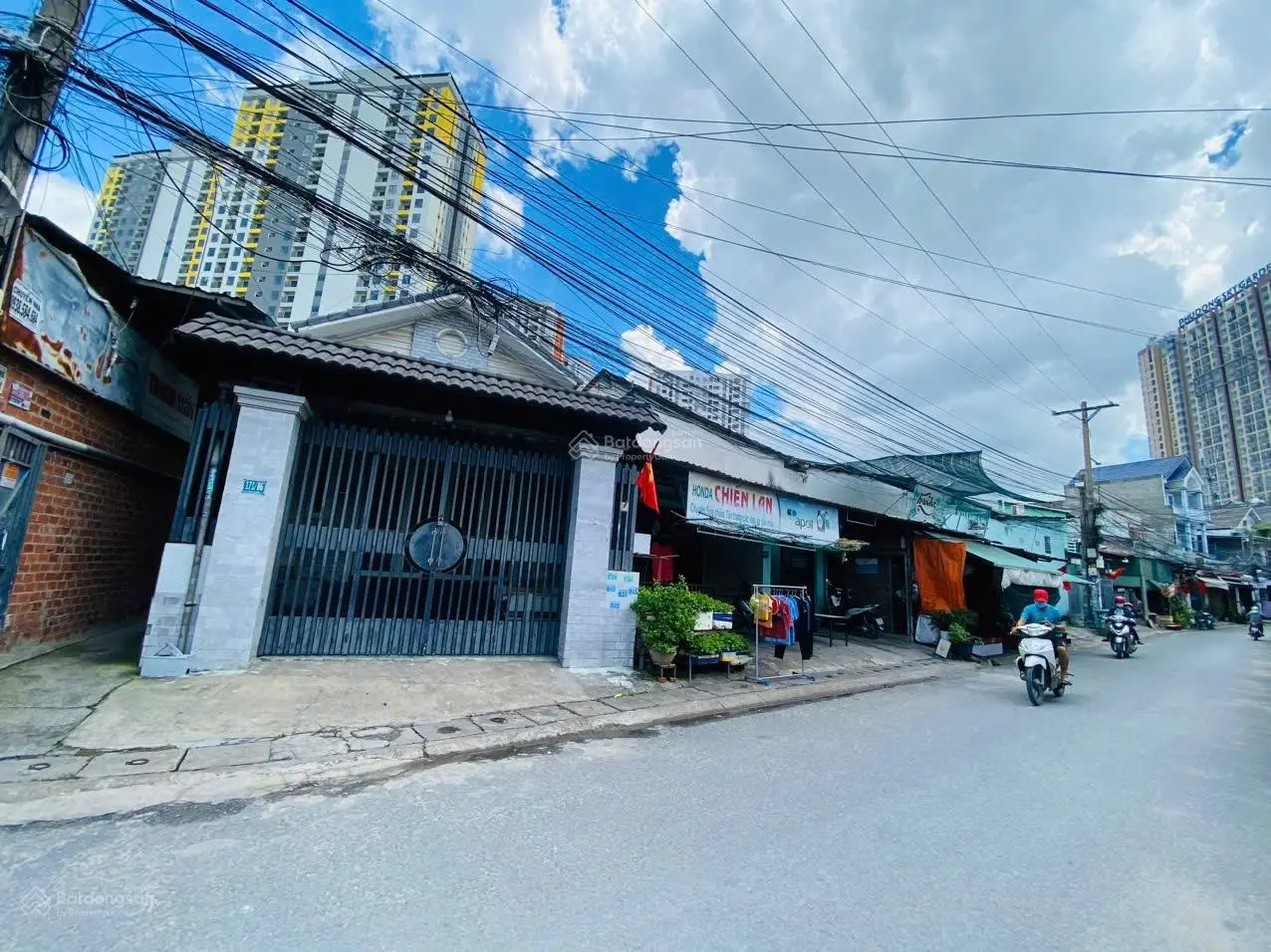 Nhà MT Đoàn thị Điểm, P. An Bình. Sát bên Thủ Đức. Lh: 0909 290 ***