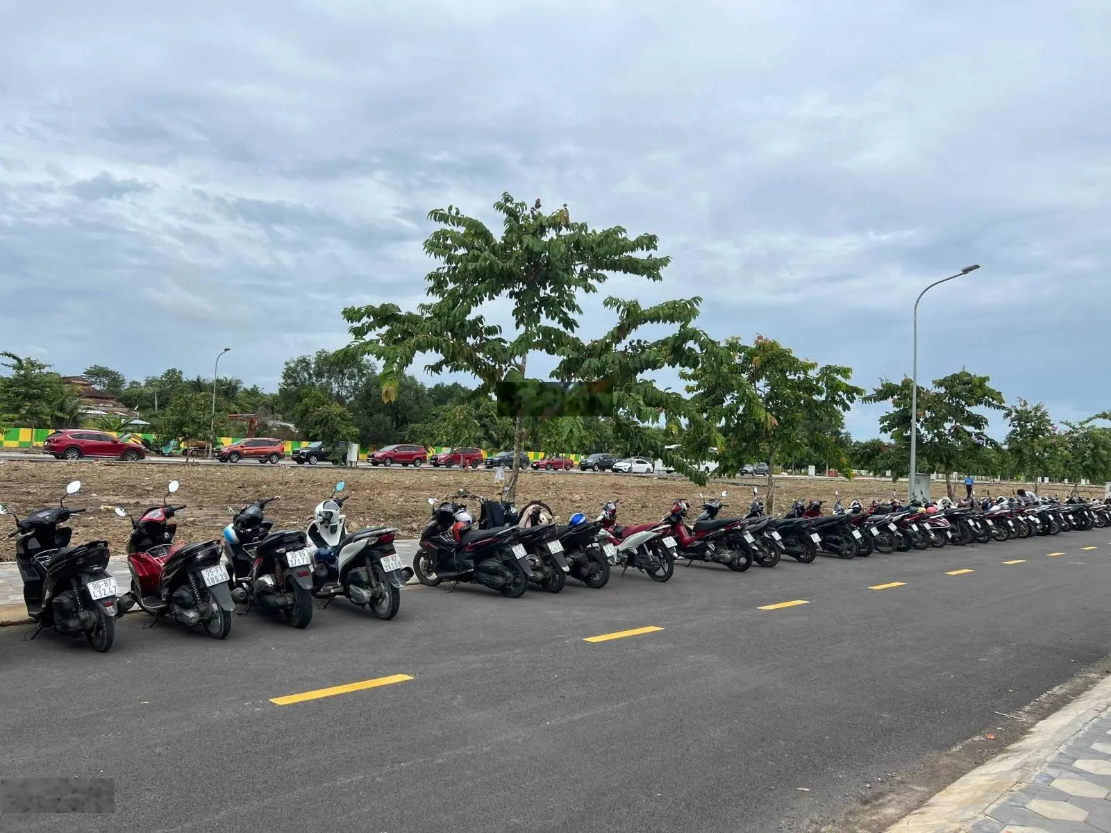 Bán đất nền nhà phố số hồng riêng, ngay trung tâm Đức Hòa Long An giá rẻ