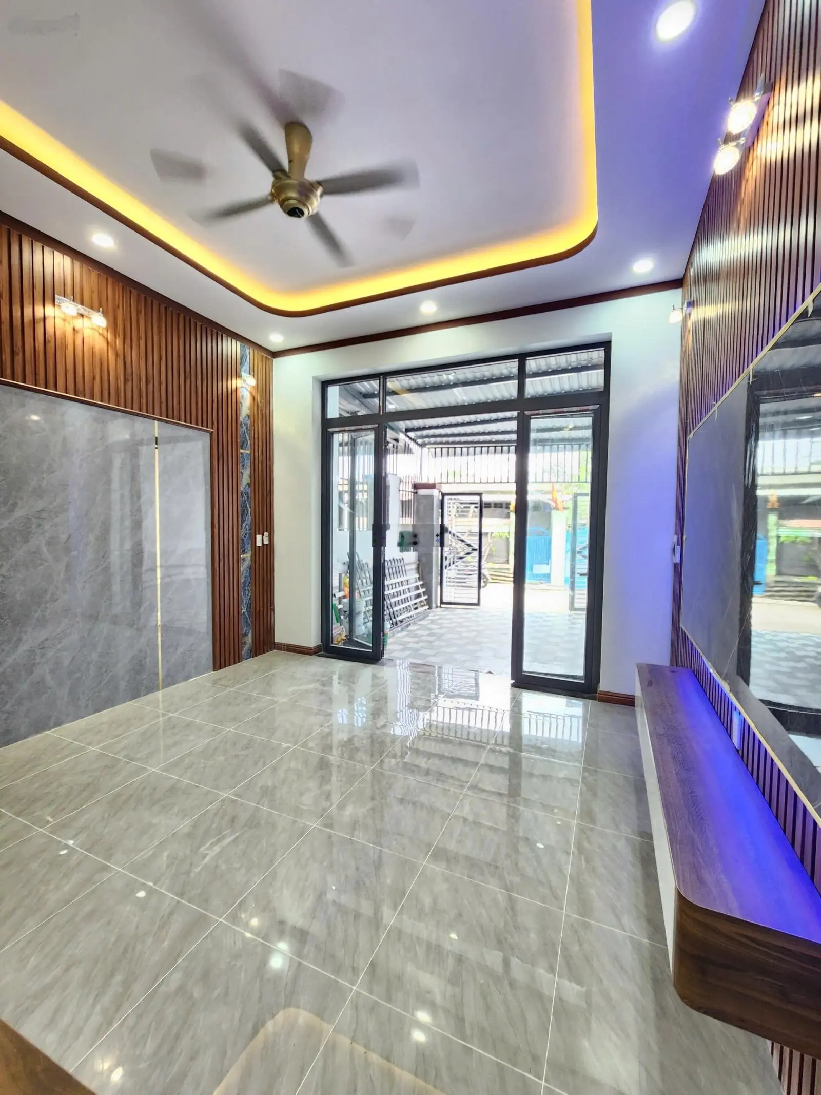 2,75 tỷ bán nhà MT kinh doanh 1 trệt 1 lầu gần ngã tư Miếu Ông Cù 500m, P. Bình Chuẩn, Tp. Thuận An