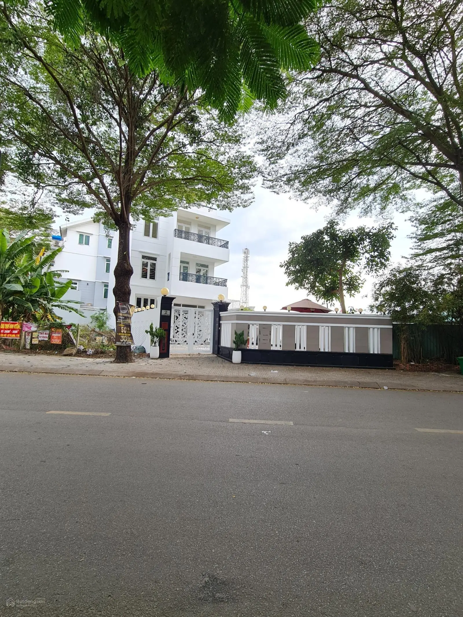 Bán biệt thự KDC Gia Hòa, Phước Long B, TP Thủ Đức. DT: 250m2, giá chỉ 21 tỷ 252