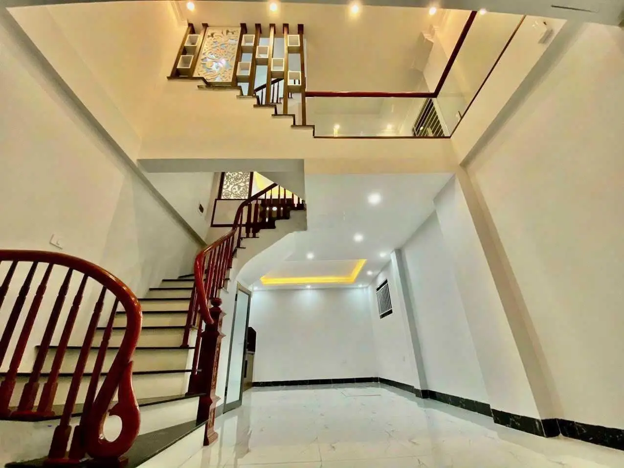 Bán gấp nhà 3 tầng đường gần ô tô dân xây full nội thất tại Cựu Quán, Đức Thượng Hoài Đức