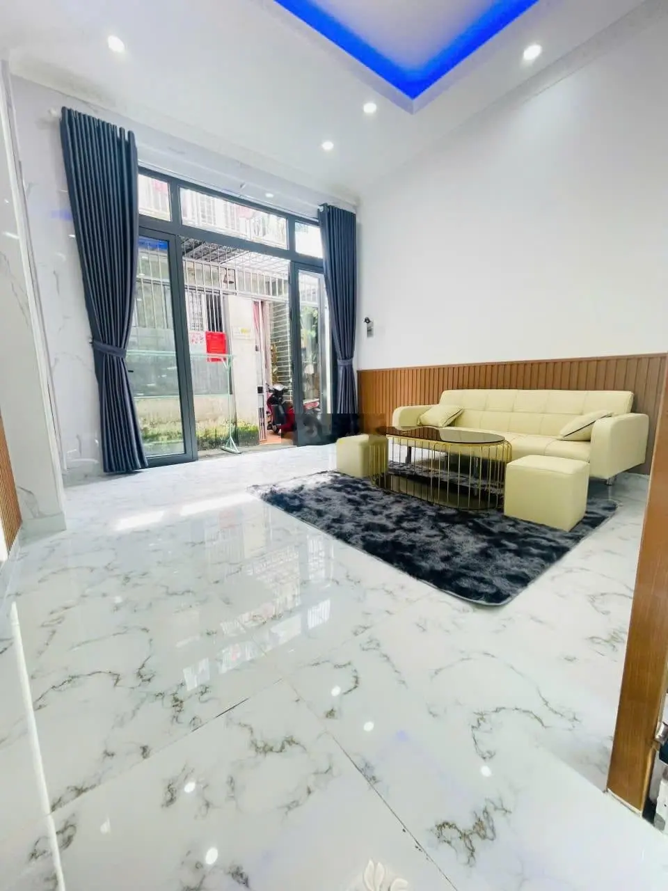NGỘP QUÁ RA GẤP - Nhà Lê Thị Bạch Cát, Q.11 - 42m2 2PN, Giá 3 tỷ 290. Alo em xem sổ 039 3089627