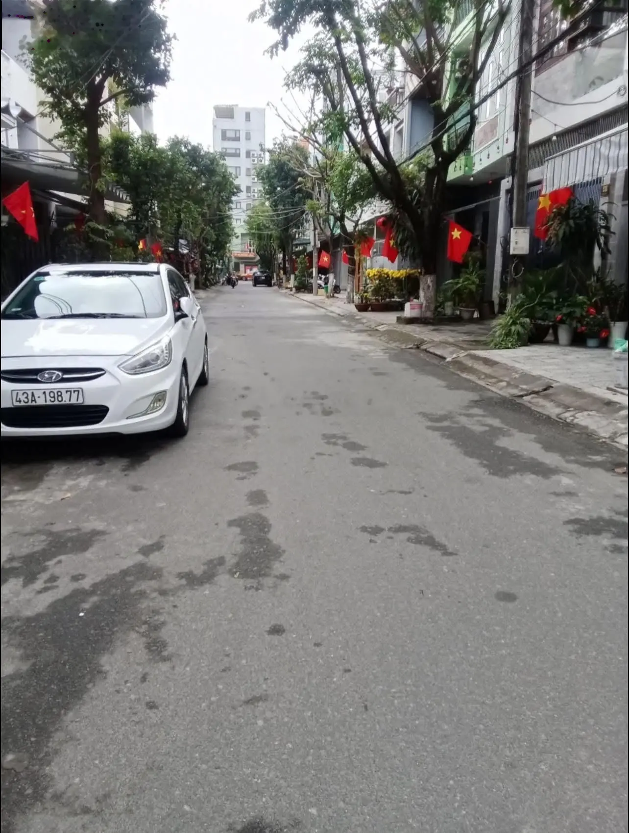 Cần bán gấp căn nhà 2 tầng mặt tiền đường Nguyễn Quang Bích gần chợ Hoà Cường quận Hải Châu