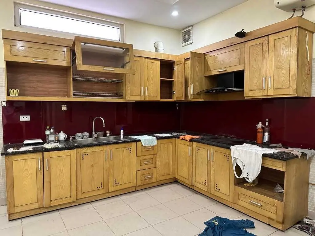 Bán nhà Nguyễn Đình Thi Thụy Khuê 44m2 6T thang máy 7 ngủ sát hồ MT rộng cách hồ 5m. LH 0362 889 ***