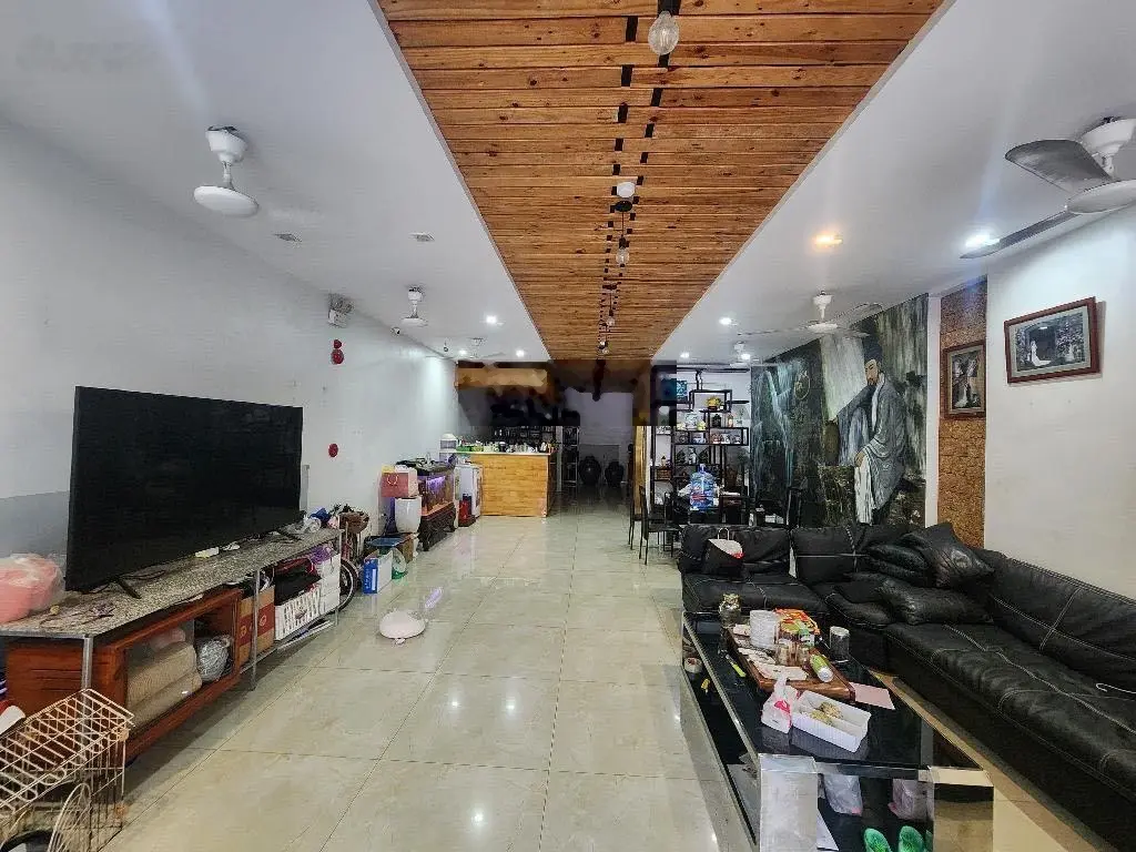 Chính chủ bán nhà mặt phố Ngô Gia Tự DT 112m2, MT 6m, vị trí kinh doanh, vỉa hè, view vườn hoa