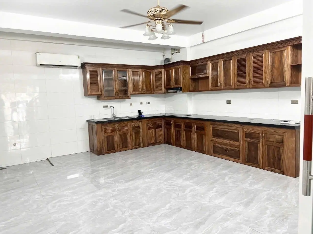 Bán nhà 3 tầng làn 2 Lê Quang Đạo, Từ Sơn