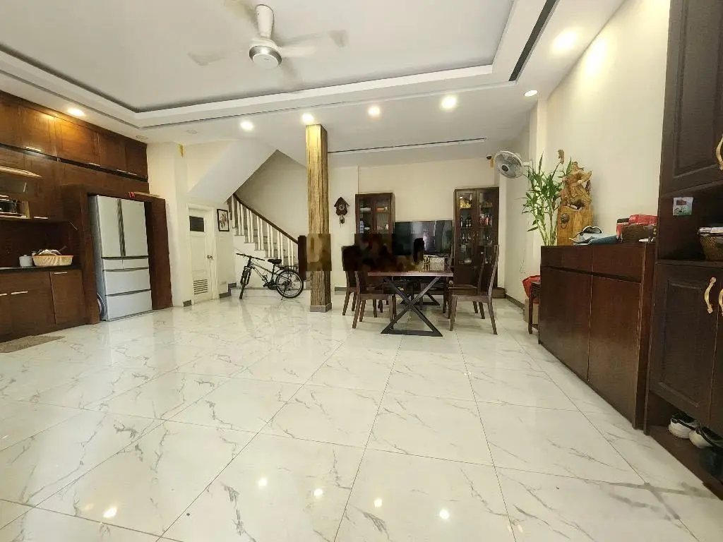 Bán nhanh nhà 5 tầng dân xây, Xuân Phương, DT 58m2. MT 7m, gần phố, giá: 7,35 tỷ LH: 0968 371 ***