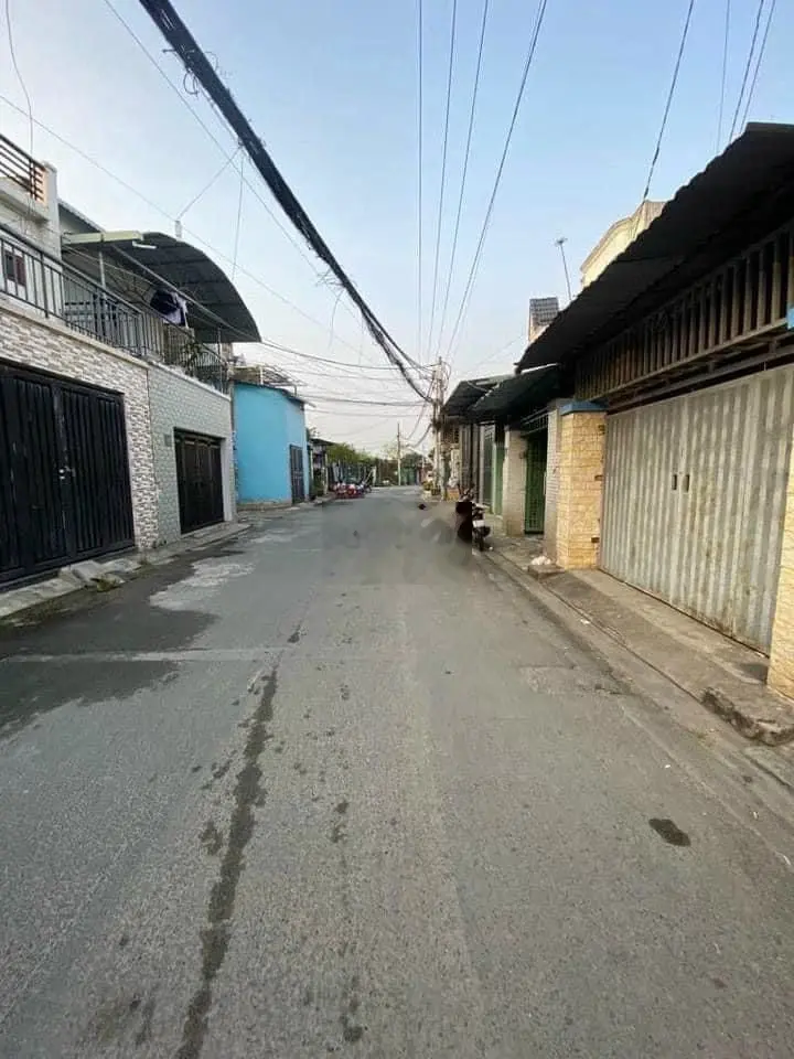 Chính chủ bán nhà riêng 82m2 giá 2tỷ150 đường Tân Xuân gần chợ Hóc Môn